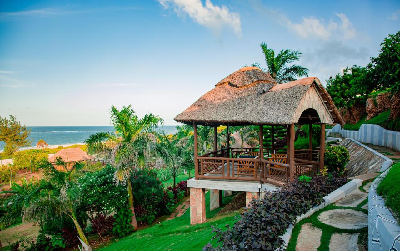 Aya Sophia Villa Garden Hotel Dar es Salaam Exterior photo